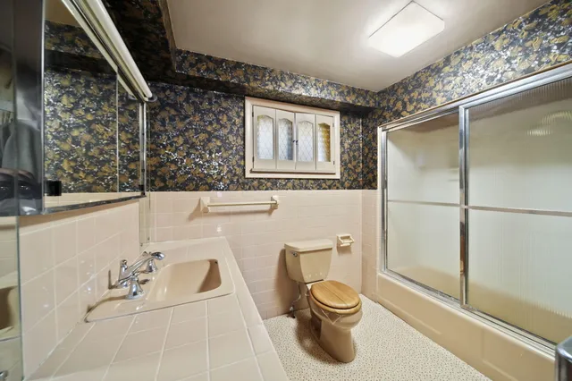 $179,900 | 182 Peach Street, Jackson, MI 49202