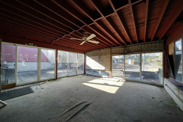 $179,900 | 182 Peach Street, Jackson, MI 49202