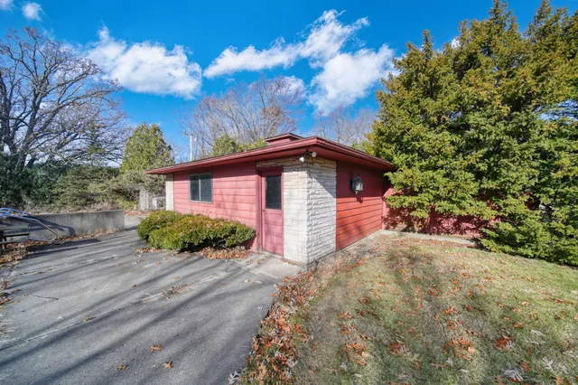 $179,900 | 182 Peach Street, Jackson, MI 49202