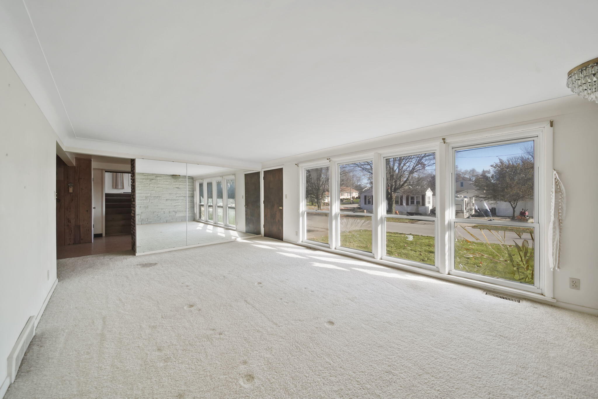 182 Peach Street Jackson, MI 49202 - Photo 4 of 44 4-web-or-mls-DSC01363