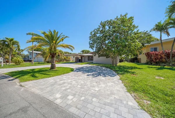 $895,000 | 2524 Nassau Lane, Fort Lauderdale, FL 33312