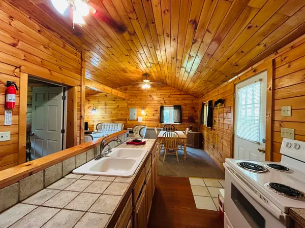 $199,900 | 15 Cone Pass, Pittsburg, NH 03592