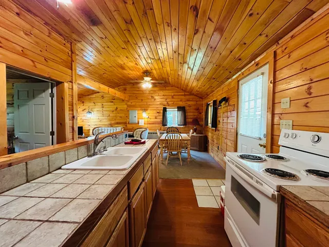 $199,900 | 15 Cone Pass, Pittsburg, NH 03592