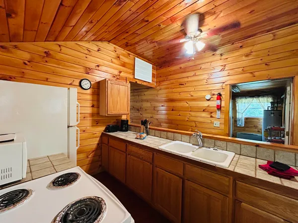 $199,900 | 15 Cone Pass, Pittsburg, NH 03592