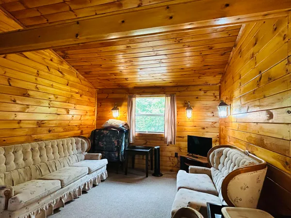 $199,900 | 15 Cone Pass, Pittsburg, NH 03592