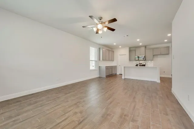 $2,050 | 3014 Isla Terrace, Princeton, TX 75407