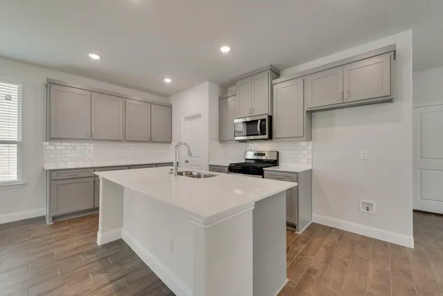 $2,050 | 3014 Isla Terrace, Princeton, TX 75407