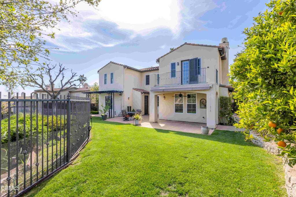 3710 Sunset Ridge Road Altadena, CA 91001 - Photo 44 of 45 a front view of house with yard and green space