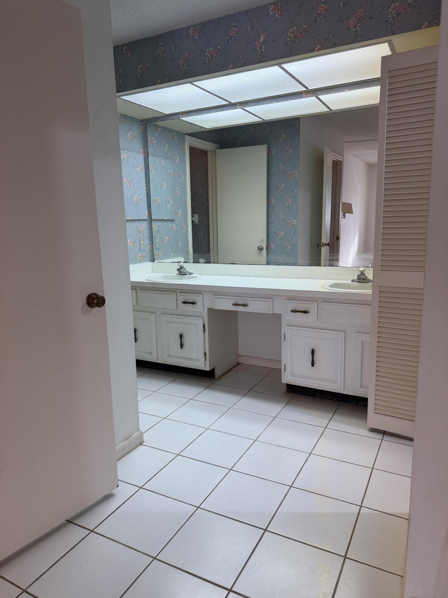 419 Pine Tree Court, Unit 20 Atlantis, FL 33462 - Photo 16 of 20 IMG_8140