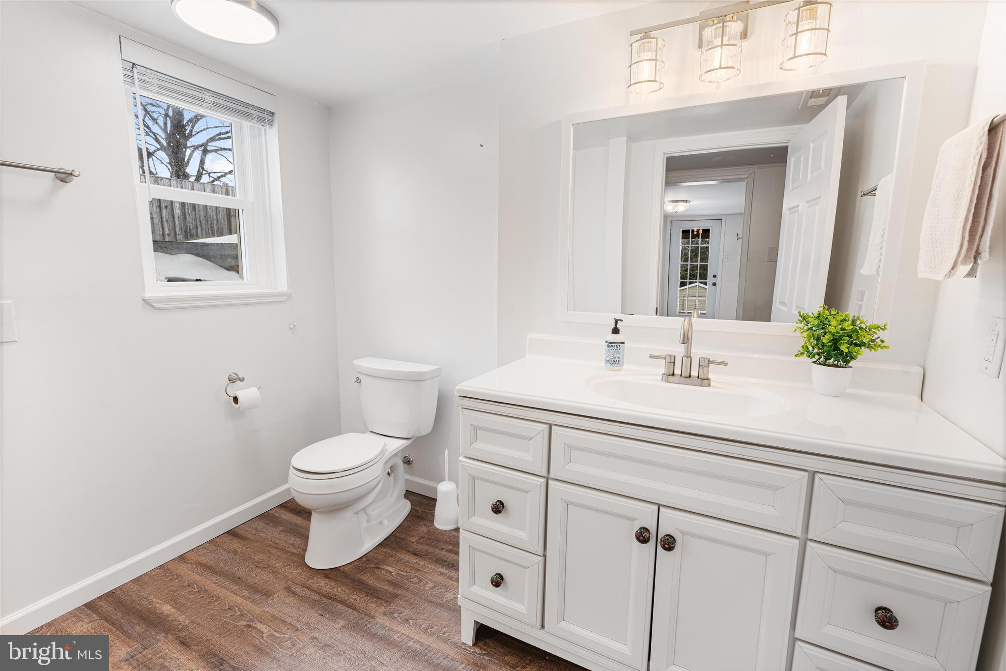 311 Hunting Ridge Road Winchester, VA 22603 - Photo 19 of 42 Primary Bathroom En Suite