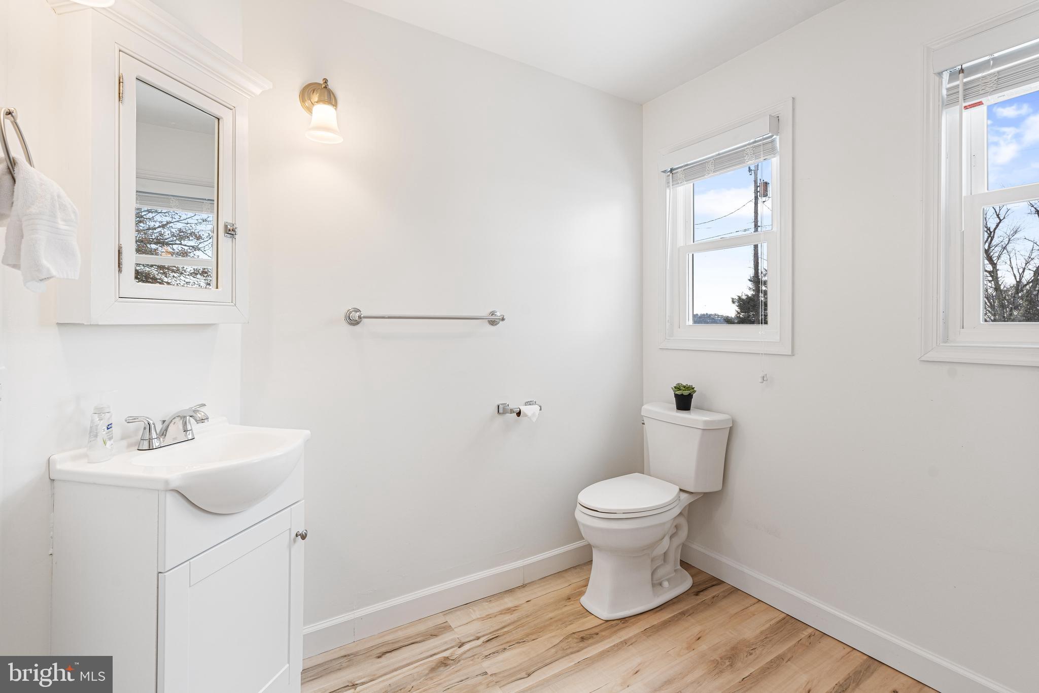 311 Hunting Ridge Road Winchester, VA 22603 - Photo 25 of 42 Full Bathroom on Upper Level