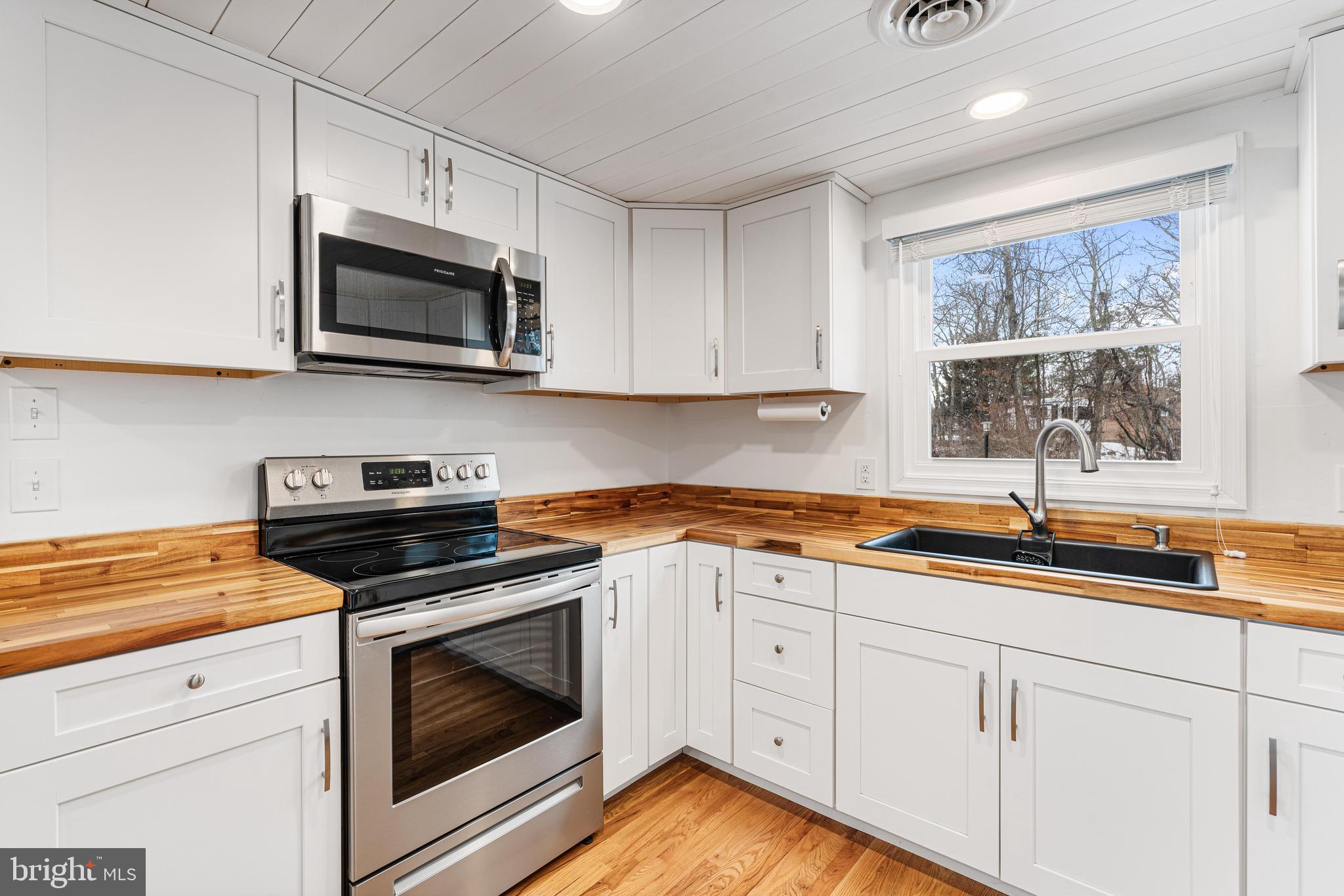 311 Hunting Ridge Road Winchester, VA 22603 - Photo 6 of 42 Stainless Steel Appliances