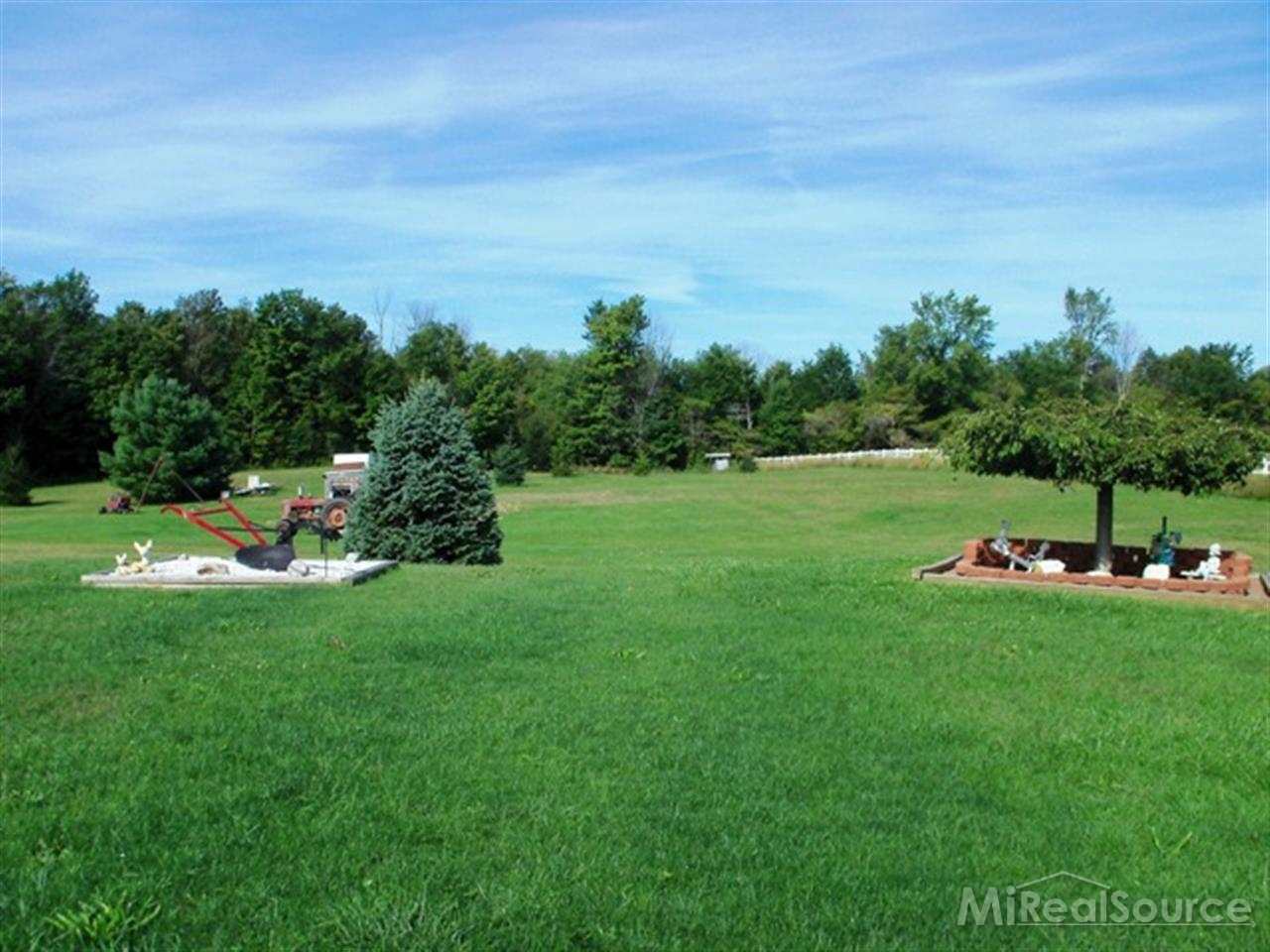 1865 North Goetze Road Carsonville, MI 48419 - Photo 3 of 27 31164796-2.JPG