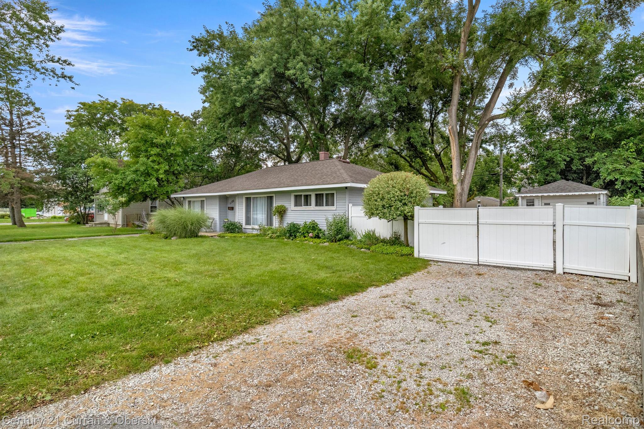 1733 Inkster Road Garden City, MI 48135 - Photo 28 of 31 Great curb appeal