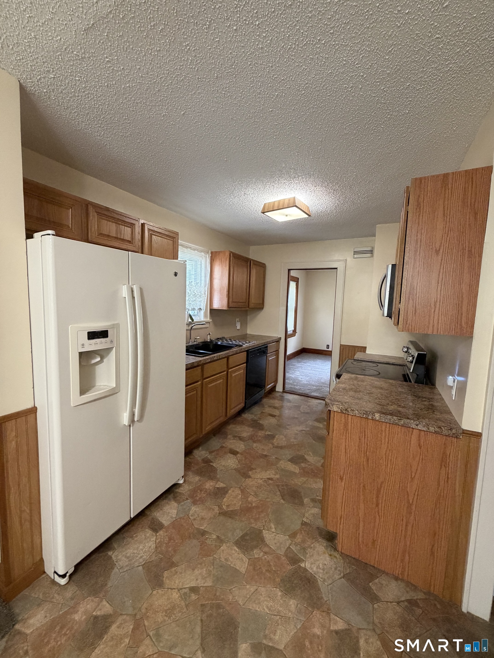 70 Wooster Avenue Waterbury, CT 06708 - Photo 3 of 12