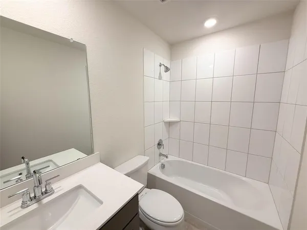 $2,495 | 6233 Lassen Court, Aubrey, TX 76227