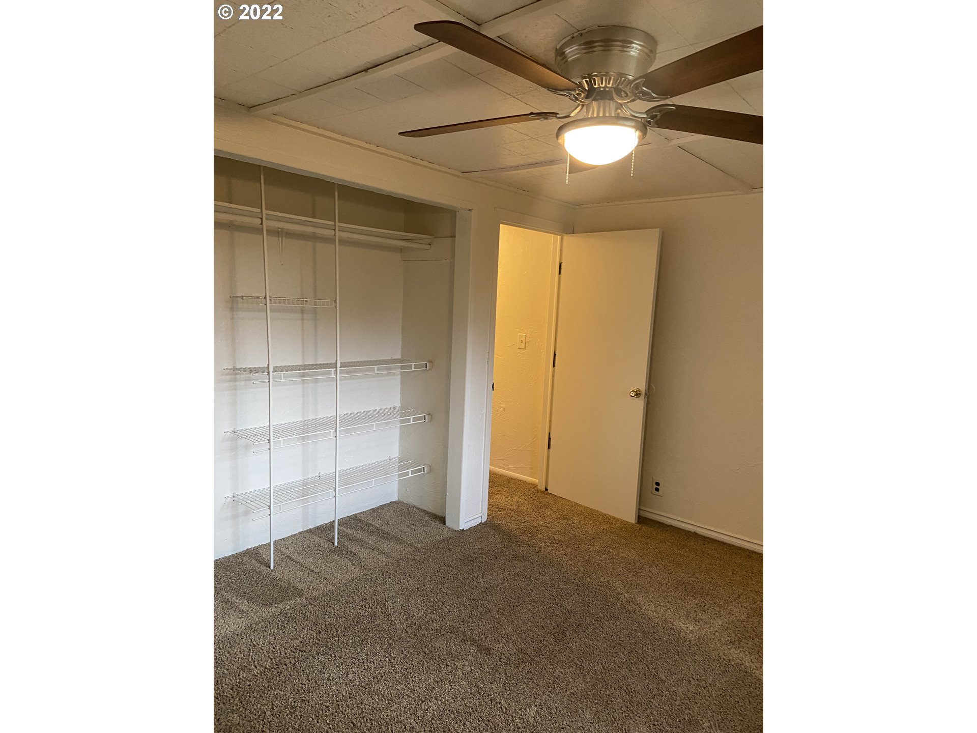 902 25th Place Springfield, OR 97477 - Photo 7 of 15 a view of an empty room with a bathroom