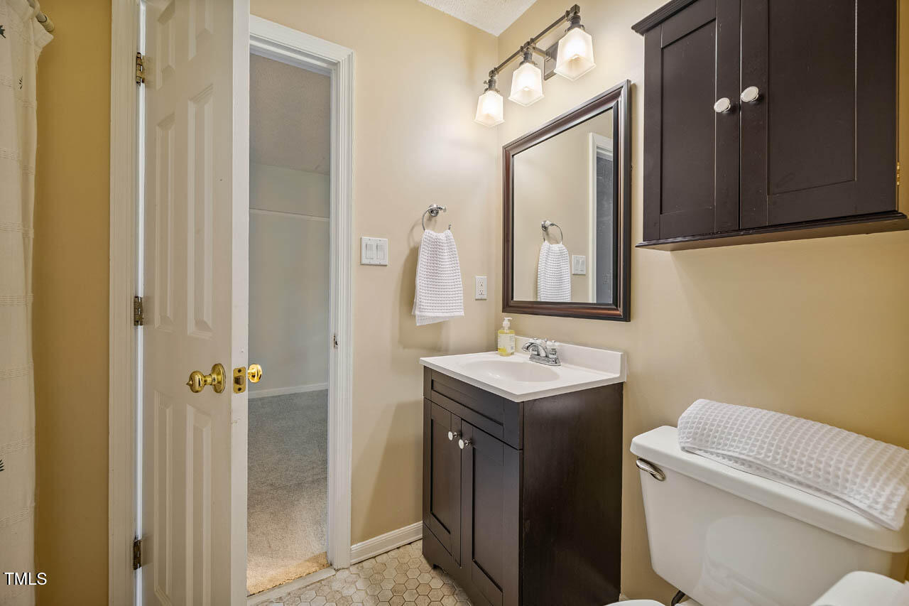 4117 Olde Coach Road Durham, NC 27707 - Photo 22 of 37 4117OldeCoachRd-035