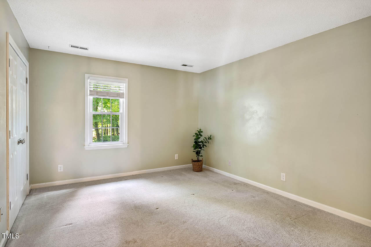 4117 Olde Coach Road Durham, NC 27707 - Photo 23 of 37 4117OldeCoachRd-034