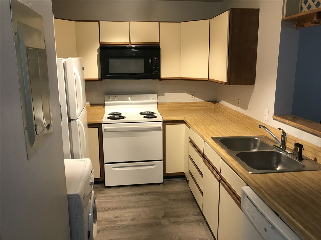 1372 Hunters Road, Unit I Harrisonburg, VA 22801 - Photo 6 of 16 Gallery Image 6