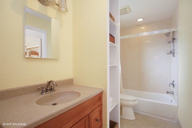 2206 Robin Lane Rolling Meadows, IL 60008 - Photo 11 of 15