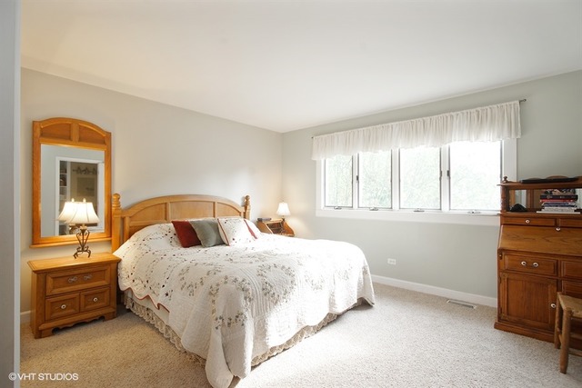 2206 Robin Lane Rolling Meadows, IL 60008 - Photo 10 of 15