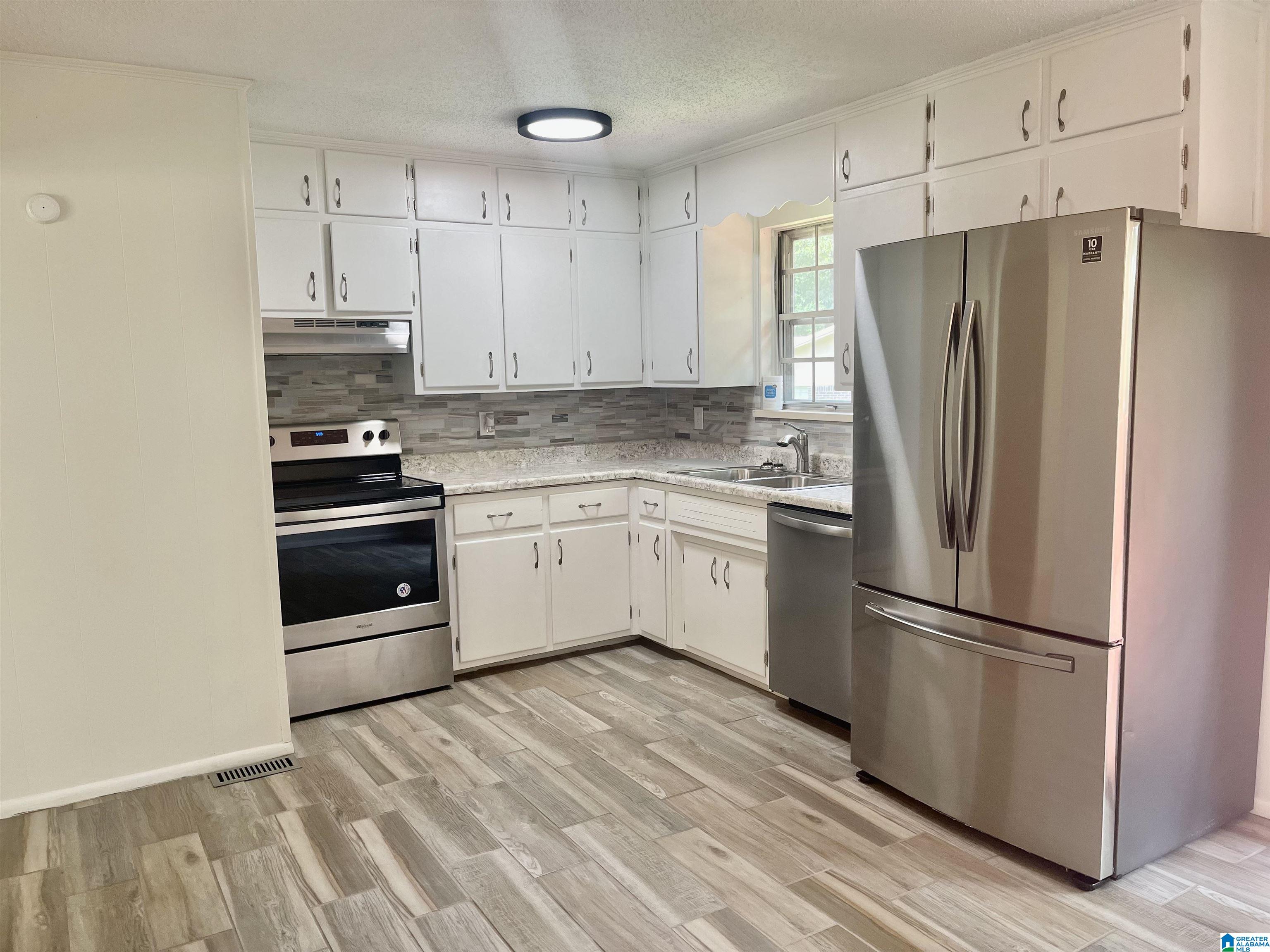305 Forest Lane Adamsville, AL 35005 - Photo 9 of 29