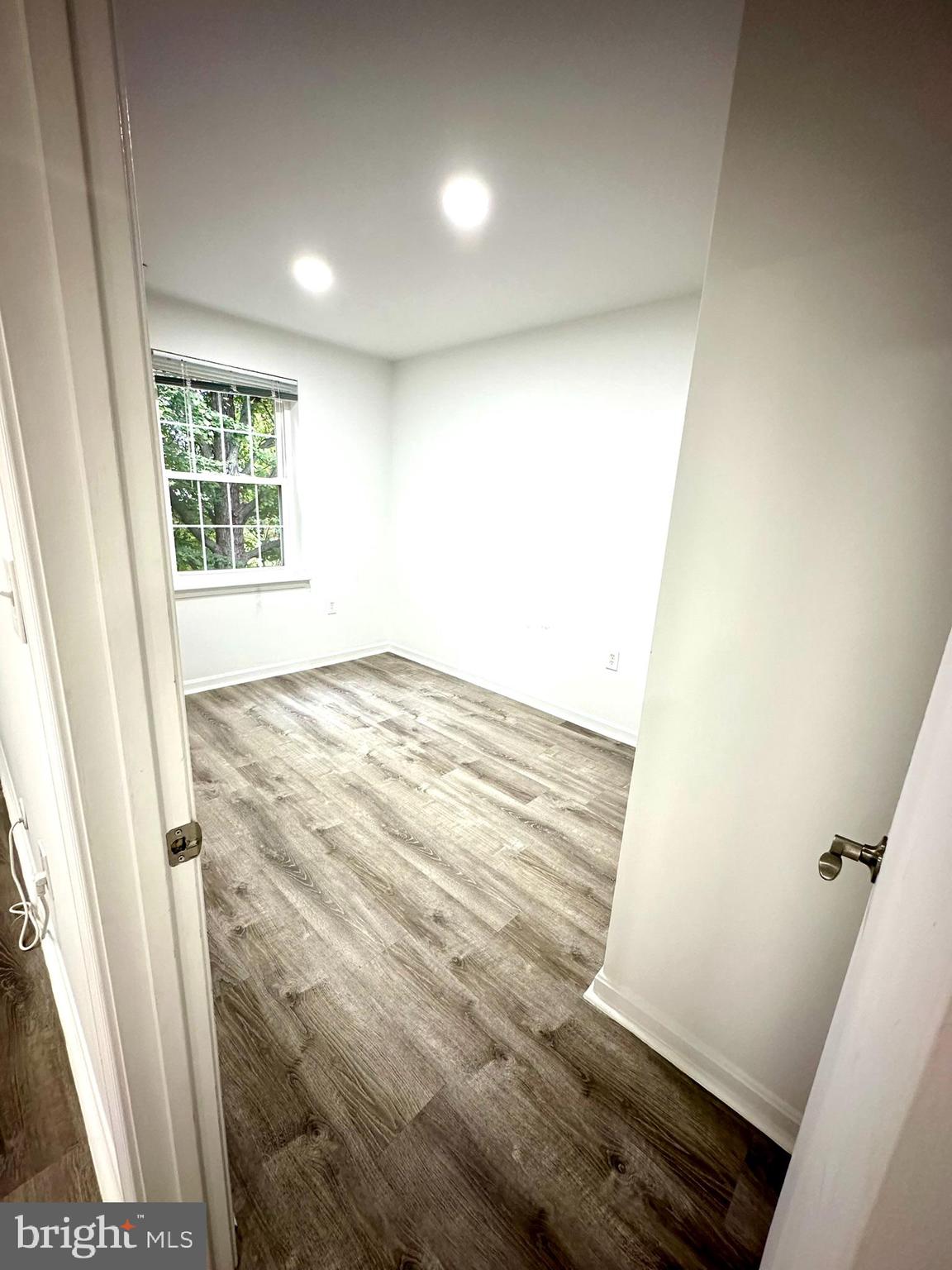 18334 Streamside Drive, Unit 202 Gaithersburg, MD 20879 - Photo 23 of 61