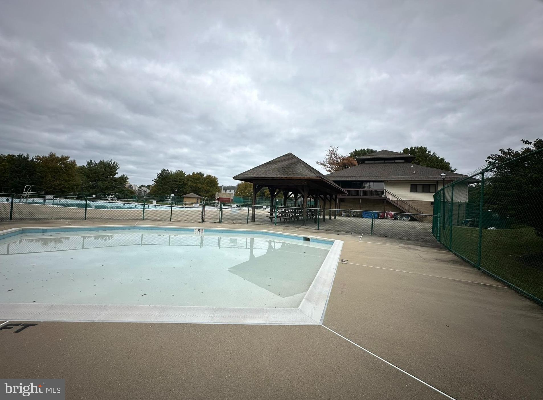 18334 Streamside Drive, Unit 202 Gaithersburg, MD 20879 - Photo 53 of 61