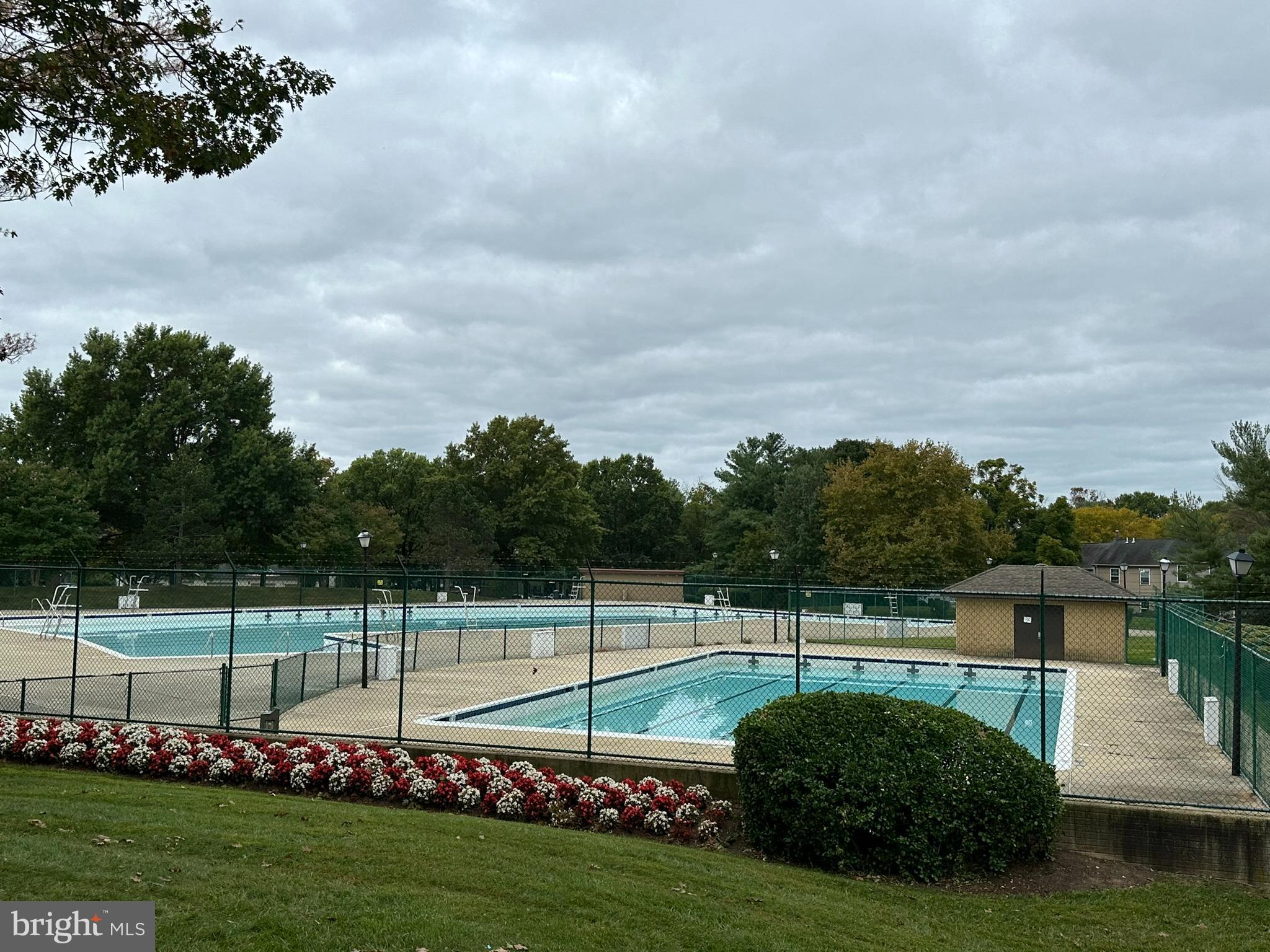18334 Streamside Drive, Unit 202 Gaithersburg, MD 20879 - Photo 55 of 61 a view of a park and entertaining space