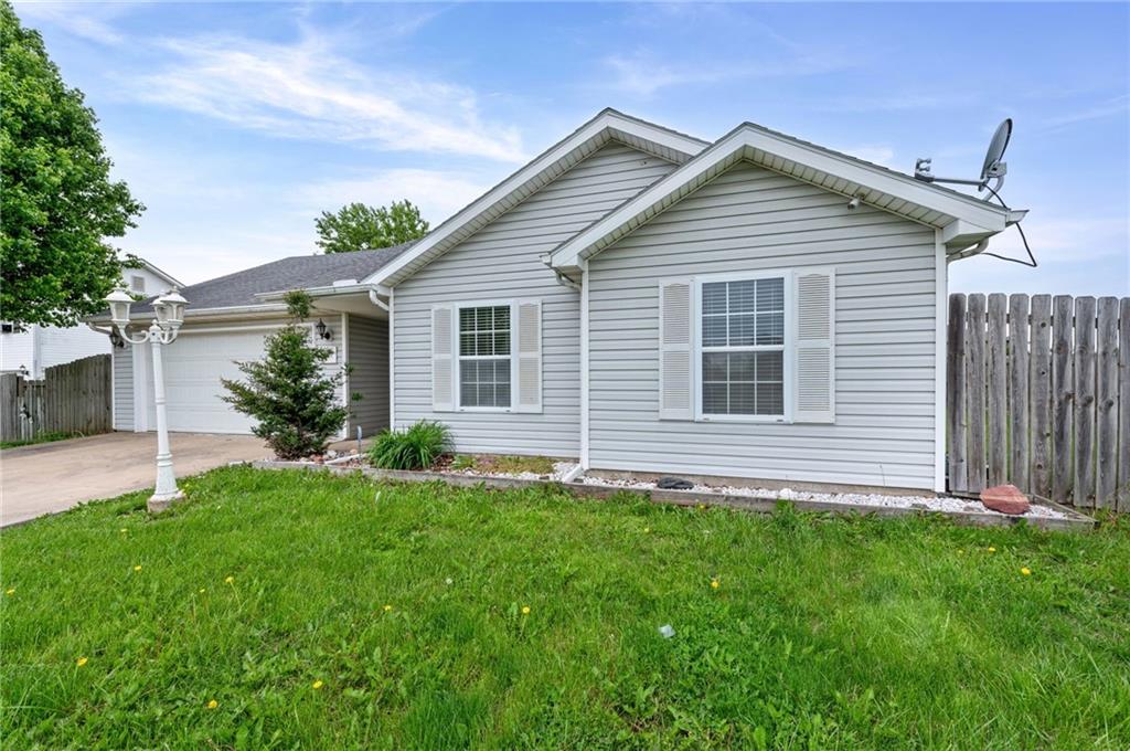 605 Bob F Griffin Road Cameron, MO 64429 - Photo 3 of 35