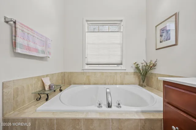 $789,900 | 7 Salter Court, Manalapan, NJ 07726