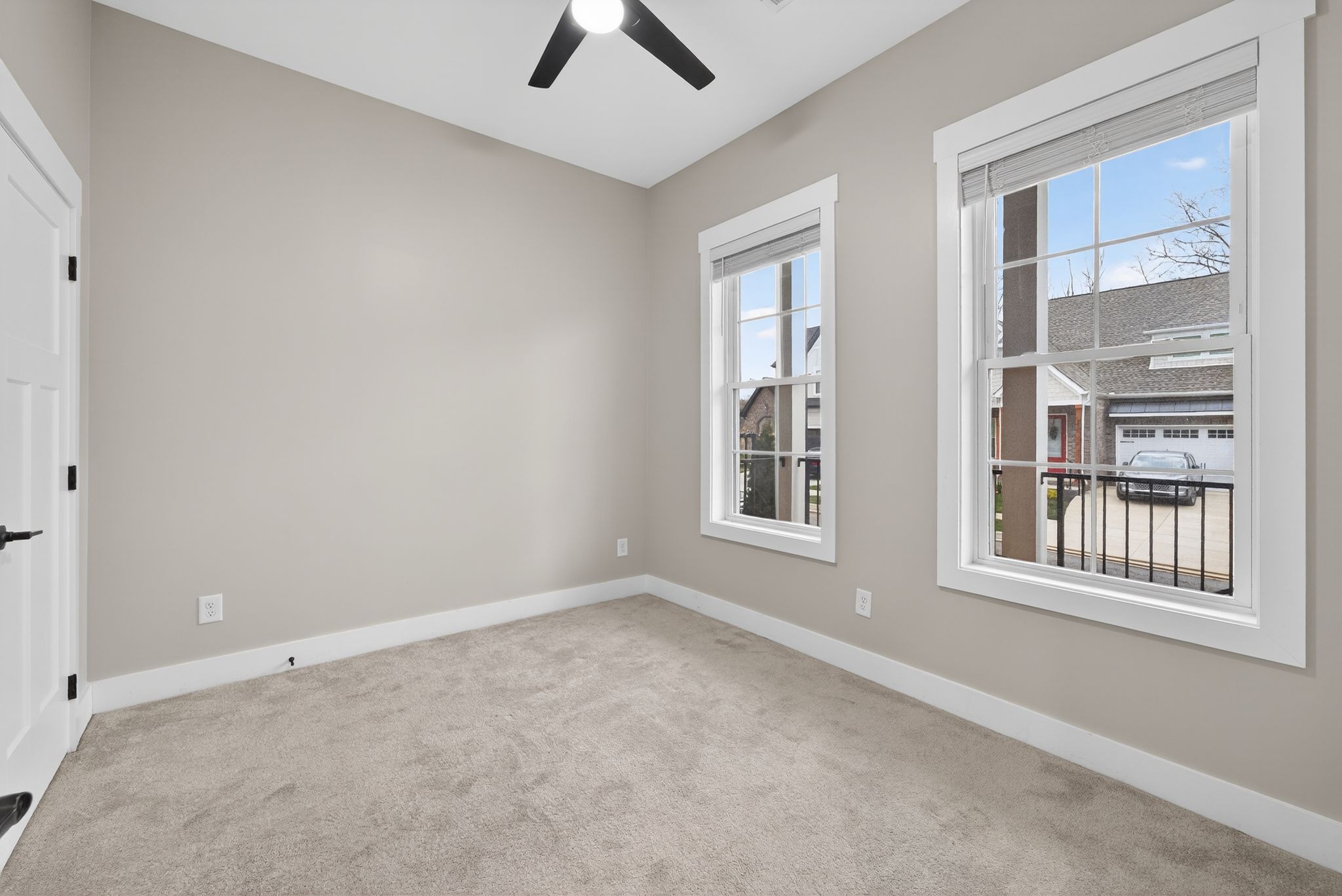 424 Centre Street Pleasant View, TN 37146 - Photo 6 of 36 an empty room with windows and closet