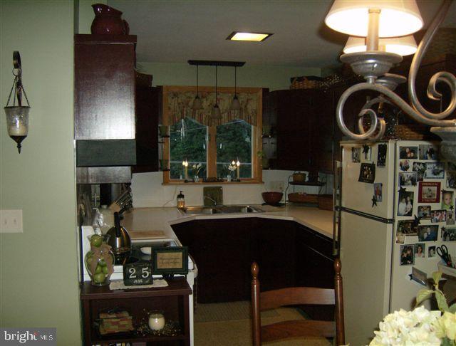 302 Middle Creek Road Lititz, PA 17543 - Photo 4 of 9