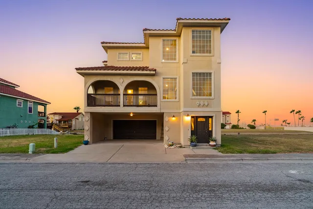 $540,000 | 718 Crown Harbor, Corpus Christi, TX 78402