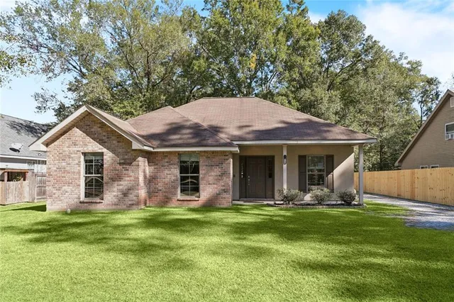 $240,000 | 71152 Lake Placid Drive, Covington, LA 70433