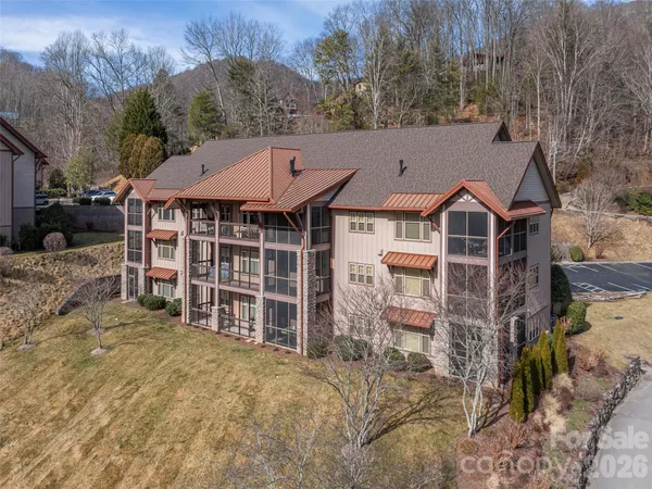 $425,000 | 1650 Country Club Drive, Unit C302, Maggie Valley, NC 28751