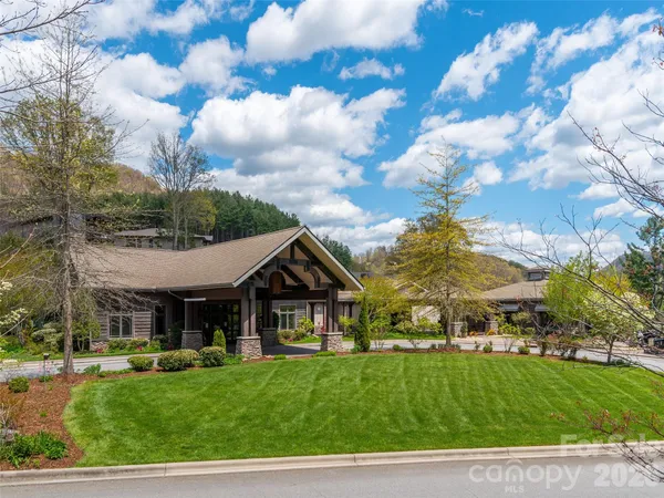 $425,000 | 1650 Country Club Drive, Unit C302, Maggie Valley, NC 28751