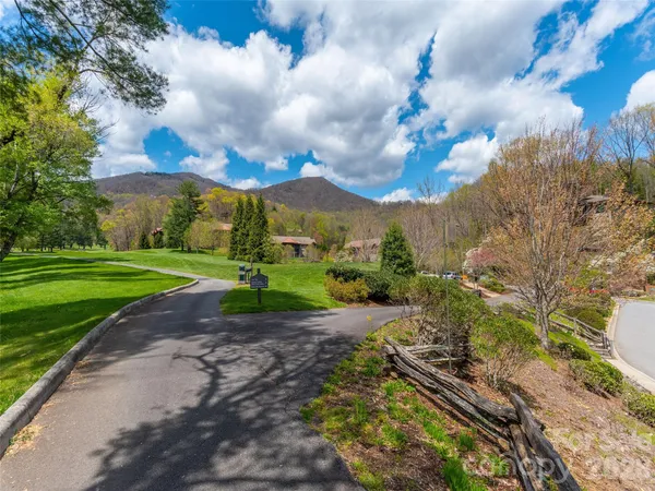$425,000 | 1650 Country Club Drive, Unit C302, Maggie Valley, NC 28751