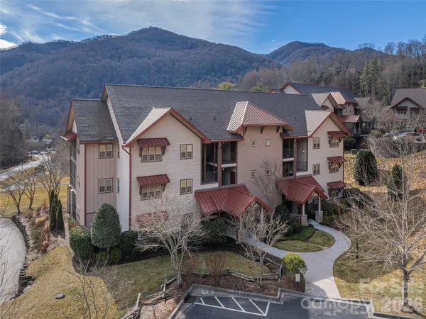 $425,000 | 1650 Country Club Drive, Unit C302, Maggie Valley, NC 28751
