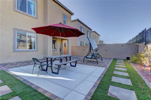 $2,399 | 8827 Roadrunner Ravine Street, Las Vegas, NV 89166