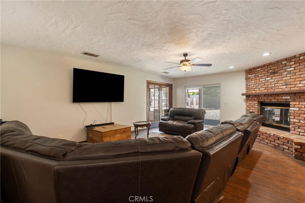 19954 Tinne Road Apple Valley, CA 92307 - Photo 10 of 54