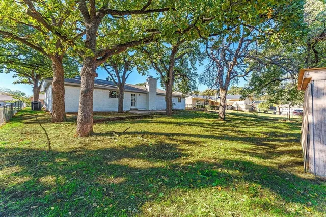 $2,500 | 916 McCurry Avenue, Bedford, TX 76022