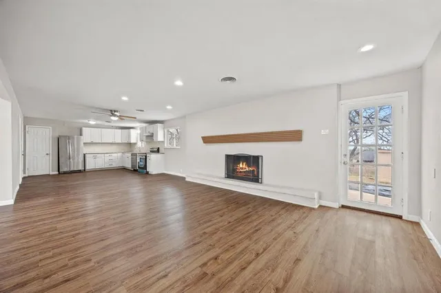 $2,500 | 916 McCurry Avenue, Bedford, TX 76022