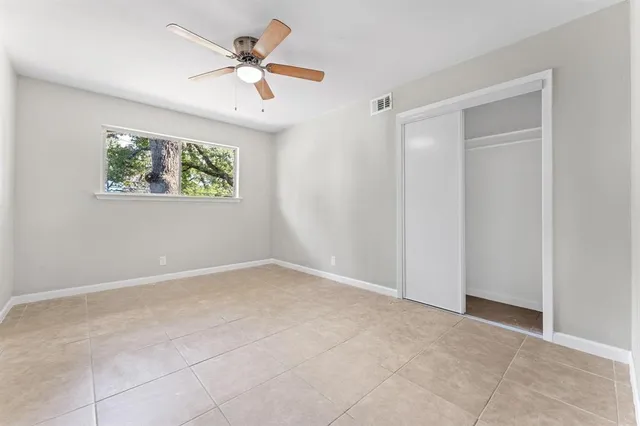 $2,500 | 916 McCurry Avenue, Bedford, TX 76022