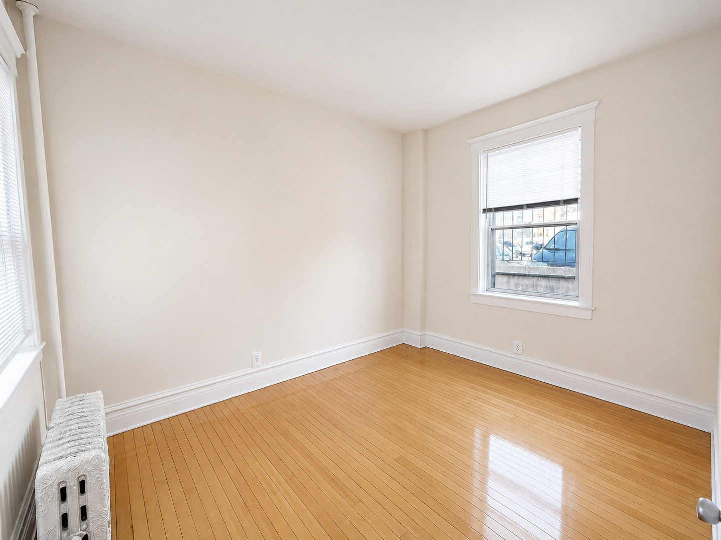 668 West Sheridan Road, Unit 2 Chicago, IL 60613 - Photo 12 of 17 Gallery Image 12
