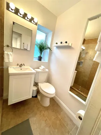 $2,500 | 8036 Harding Avenue, Unit 3, Miami Beach, FL 33141