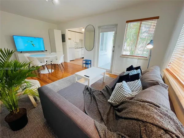$2,500 | 8036 Harding Avenue, Unit 3, Miami Beach, FL 33141