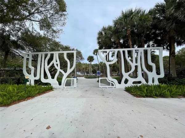 $2,500 | 8036 Harding Avenue, Unit 3, Miami Beach, FL 33141