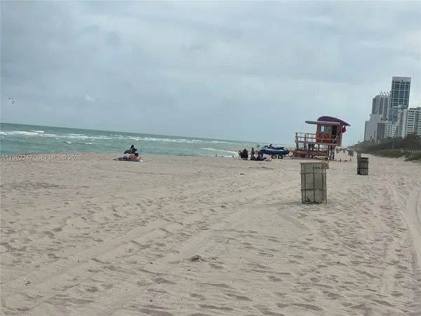 $2,500 | 8036 Harding Avenue, Unit 3, Miami Beach, FL 33141